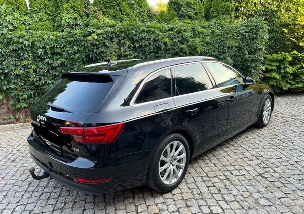 Audi A4 cena 59900 przebieg: 201000, rok produkcji 2016 z Łobez małe 352